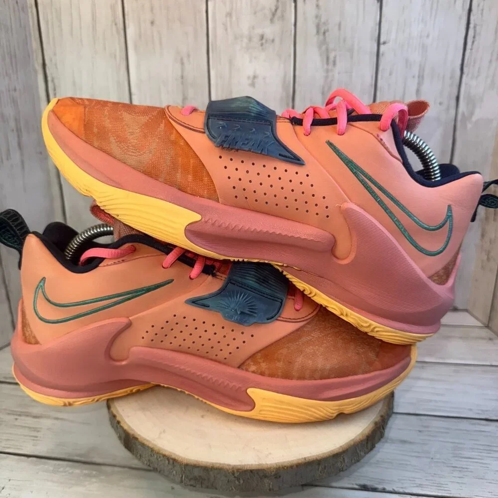 Nike Zoom Freak 3 Mens Size 8 Stay Freaky Crimson Bliss/Thunder Blue DA0694-600